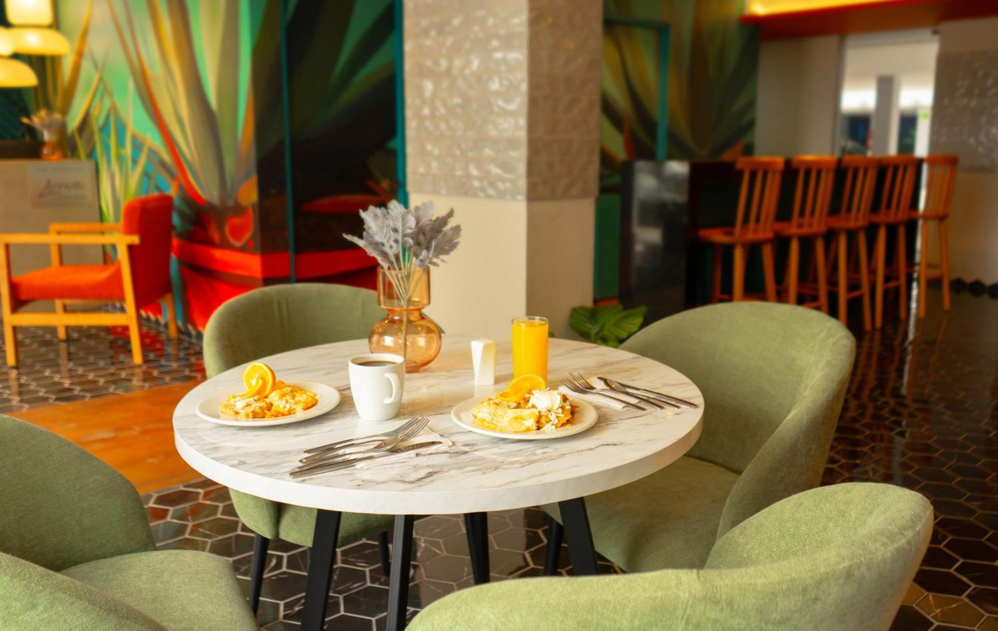 Hotel Vista Express Guadalajara Expo Surestay Collection By Bw