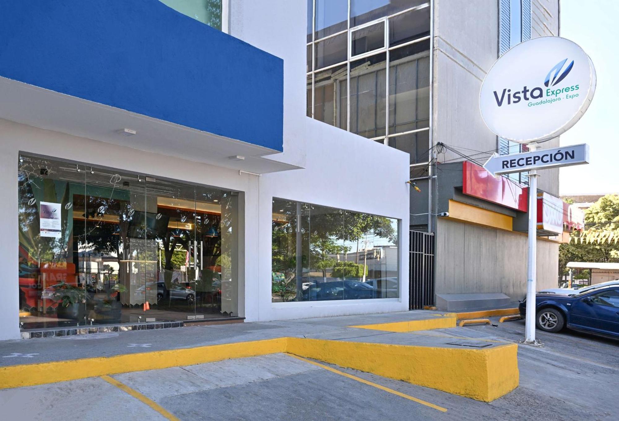 Hotel Vista Express Guadalajara Expo Surestay Collection By Bw 4*